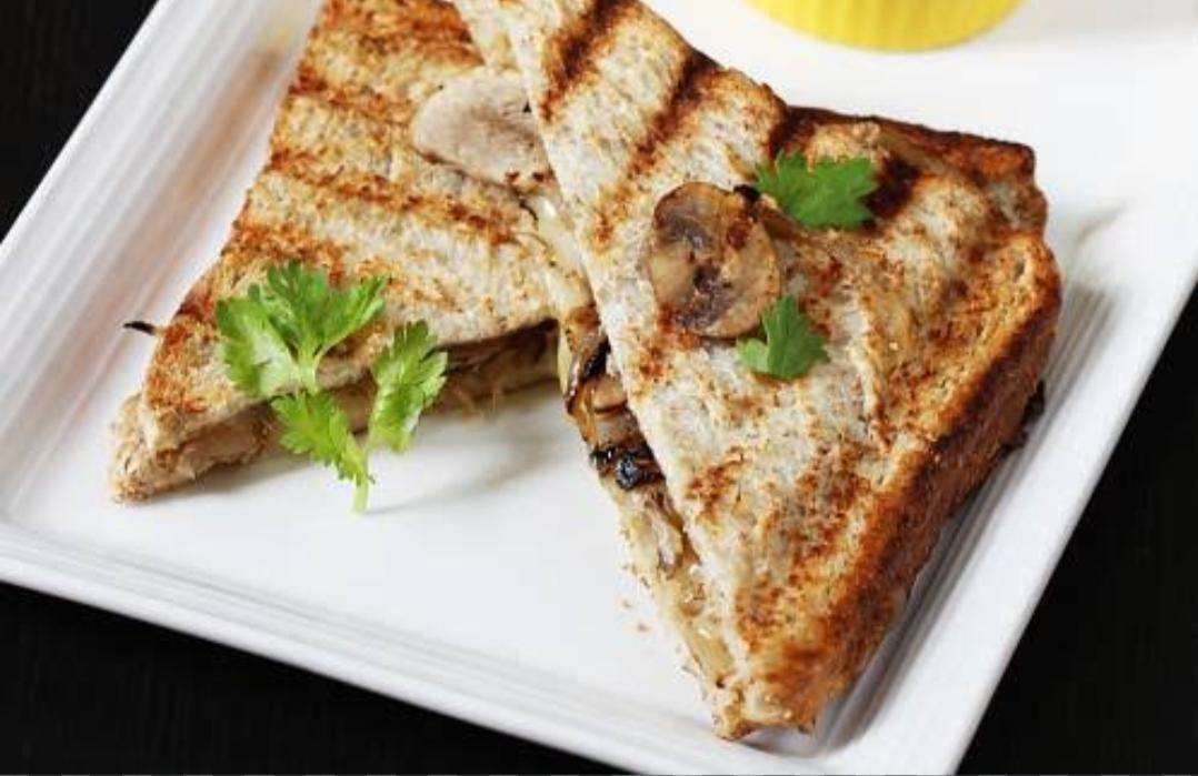 Sandviș cu ciuperci și brânză Paneer
